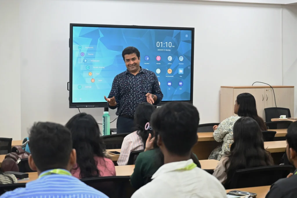 Dynamic-industry-insights-4